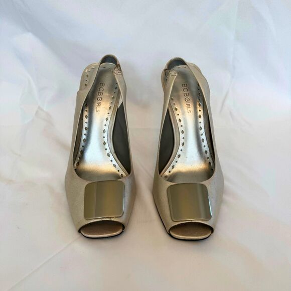 BCBGirls Women's Silver Buckle Slingback Heels Size 8.5 - Picture 4 of 7